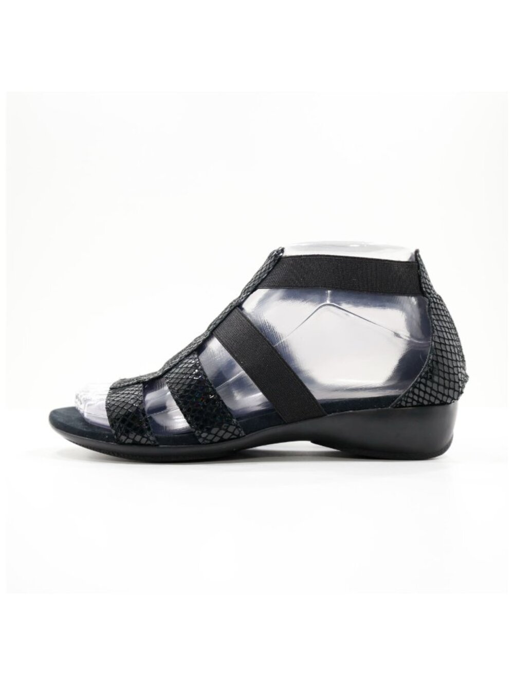 Munro Zena Black Patent Leather Flat Lightweight Gladiator Sandals - 6